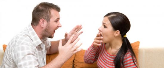 Ujeté vztahy. Rozvod přes esemesku