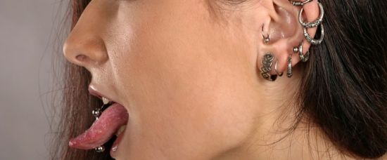 Nebezpečná móda. Piercing může zabíjet Nebezpečná móda. Piercing může zabíjet