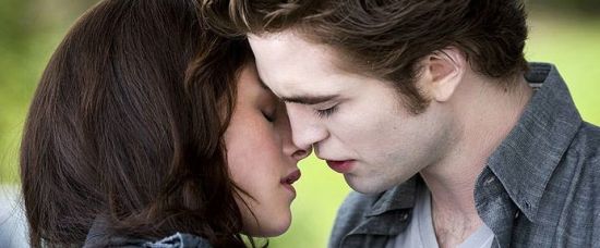 Upír Pattinson je volný, dostal kopačky Upír Pattinson je volný, dostal kopačky