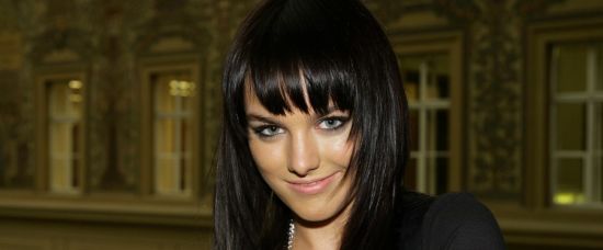 Ewa Farna je panna. Hlídají ji rodiče