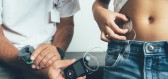 Nevidomý chlapec z Brna zvládá cukrovku díky mobilní aplikaci