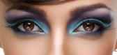 Trend v líčení 2024: Zpátky jsou modré stíny a oční linky