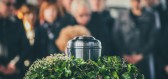 Lidský kompost jako nový trend v pohřebnictví