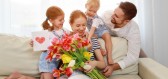 Den matek vychází z rozličných tradic a slaví se v mnoha zemích různě