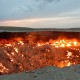 Brána do pekla v Turkmenistánu: Kráter Darvaza hoří kvůli chybě inženýrů už přes půl století