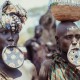 Nejbizarnější estetické rituály světa – disky v ústech, žirafí krky i bolestivé tetování ve tváři