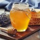 Jak správně sladit medem a jak med pomáhá k léčbě nachlazení