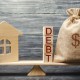Zadlužení domácností v roce 2021? Kleslo v jediném kraji