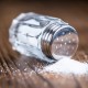 Jak sůl může škodit a důvody, proč solit s mírou