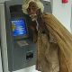 FOTOVTÍPKY: Pochybná individua u bankomatu