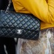 Chanel kabelky nestárnou, stále patří mezi nejslavnější módní ikony