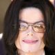 Michael Jackson ležel v rakvi bez mozku