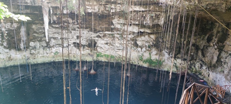 Cenote Secreto Maya