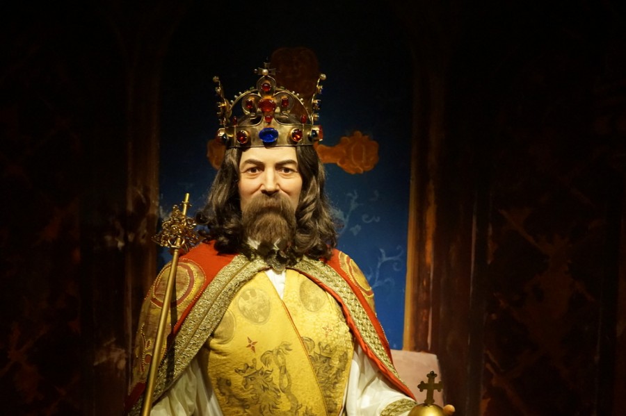 Karel IV. s korunou na hlavě