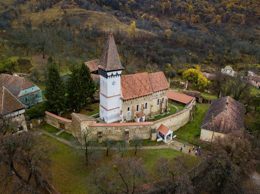Kostel a jeho opevnění