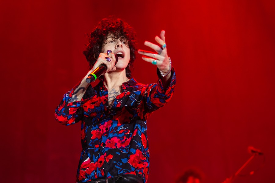 LP zaujme v&yacute;jimečn&yacute;m hlasem i autentick&yacute;m projevem na p&oacute;diu