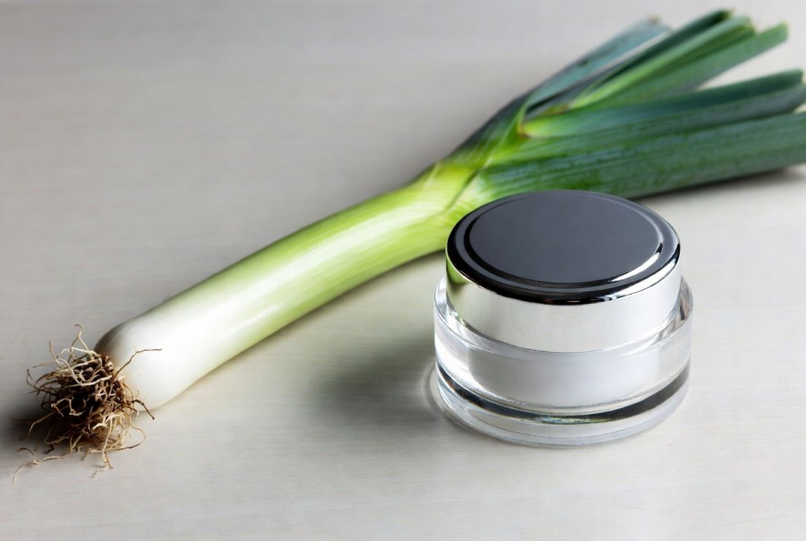 P&oacute;rek ukr&yacute;v&aacute; mnoho blahod&aacute;rn&yacute;ch &uacute;činků