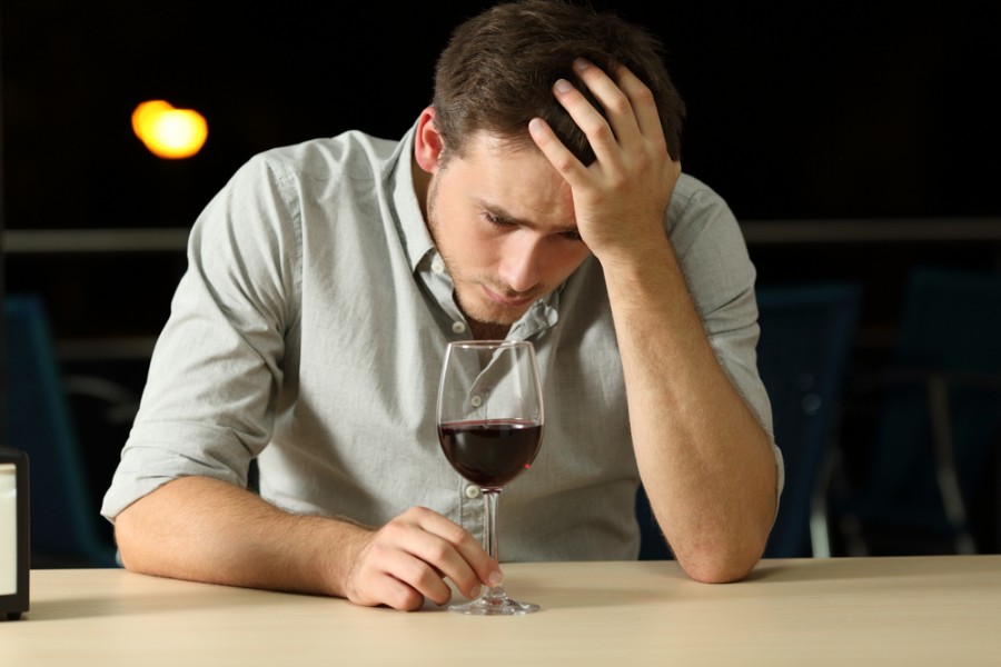 Alkohol může prohloubit depresi