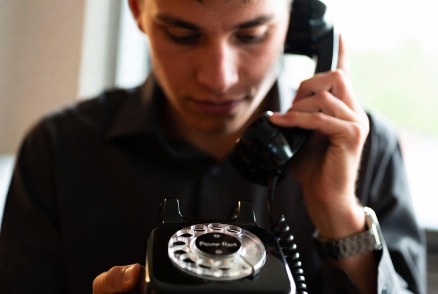 Dř&iacute;ve jsme telefonovali s radost&iacute;